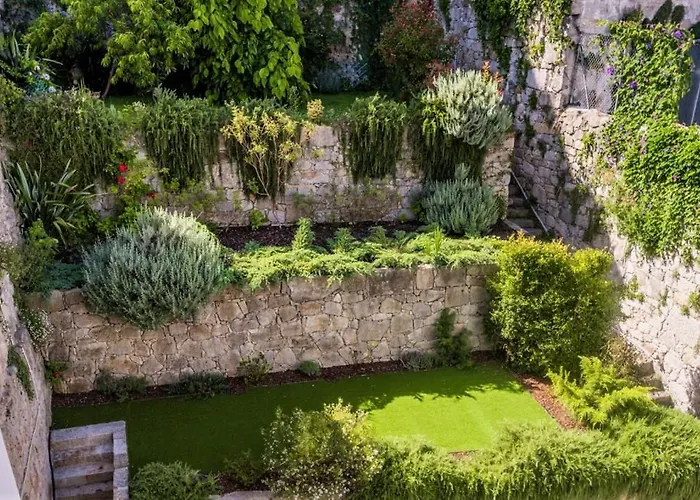 Flores Street 포르투