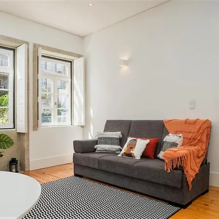 Flores Street Apartment